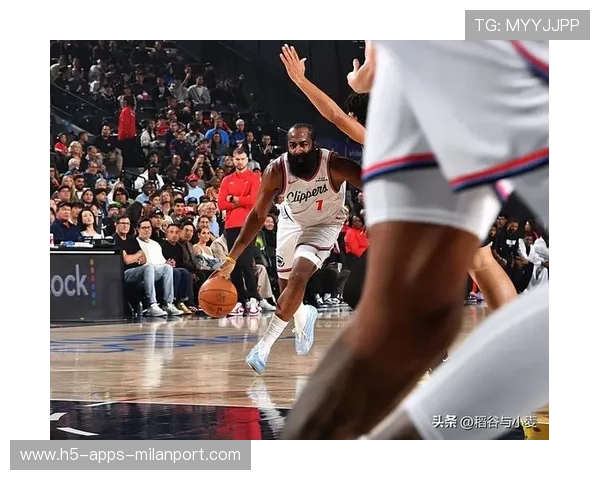 哈登赛季表现曲线：从低谷到稳定再到爆发